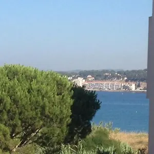 https://logement-entier-vue-mer-6-pers.fr-provencehotel.com